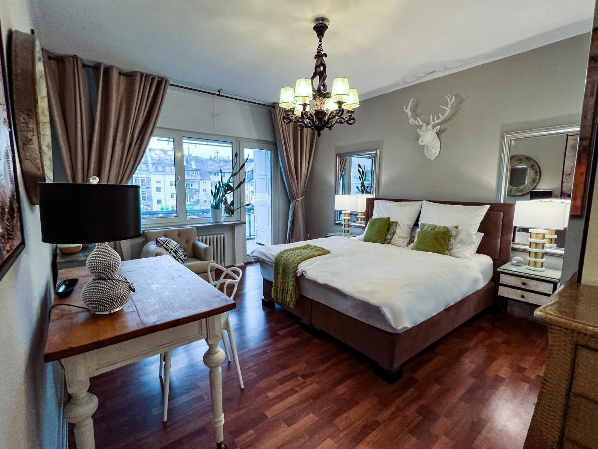 Big, Central And Charming Apartment On Schaafenstrasse ケルン エクステリア 写真